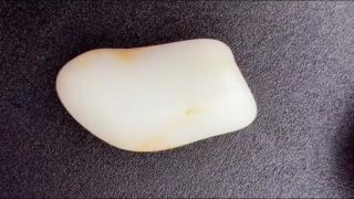 收藏款新疆和田玉籽料原石,167.8克 顶级做料